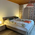 Haus Raimund アパート レンゲンフェルト