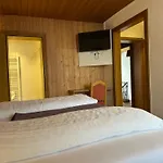 Haus Raimund アパート レンゲンフェルト
